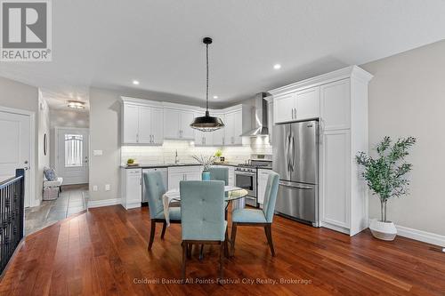 206 Bennett Street E, Goderich (Goderich (Town)), ON - Indoor Photo Showing Kitchen With Upgraded Kitchen