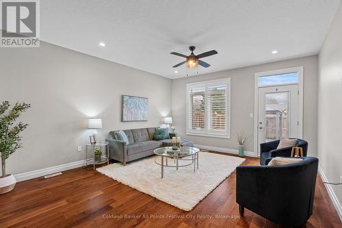 206 Bennett Street E, Goderich (Goderich (Town)), ON - Indoor Photo Showing Living Room