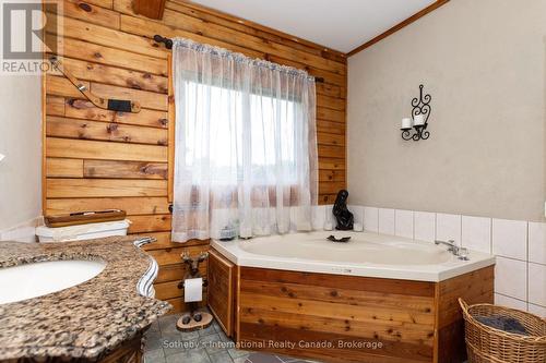 Main Bathroom - 20 Kodiak Road, Mckellar, ON 