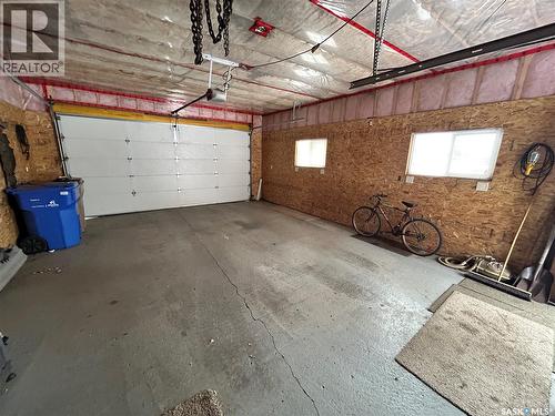 455 Halifax Street, Regina, SK - Indoor Photo Showing Garage