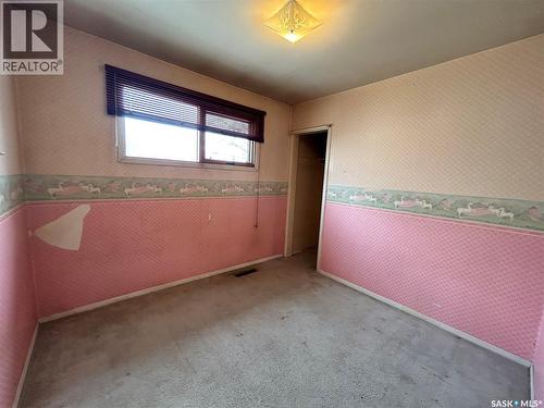 455 Halifax Street, Regina, SK - Indoor
