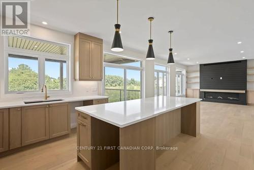 Lot 38 Upper West Avenue, London South (South B), ON - Indoor Photo Showing Kitchen With Upgraded Kitchen