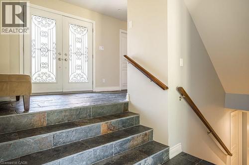 330 Strathcona Drive, Burlington, ON - Indoor Photo Showing Other Room