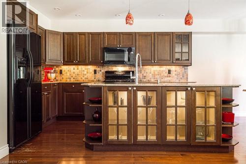 330 Strathcona Drive, Burlington, ON - Indoor Photo Showing Kitchen