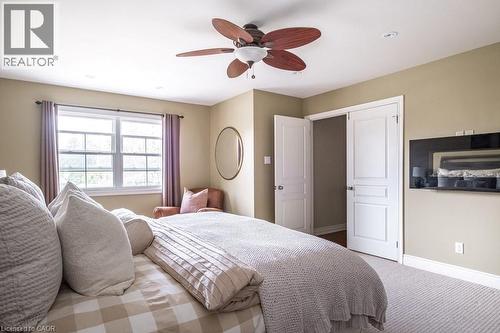 330 Strathcona Drive, Burlington, ON - Indoor Photo Showing Bedroom