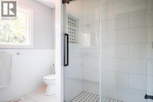 330 Strathcona Drive, Burlington, ON - Indoor Photo Showing Bathroom