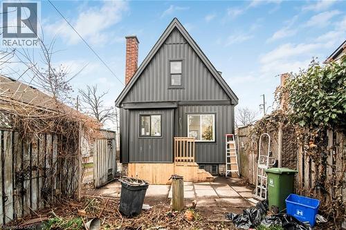 7 Stapleton Avenue, Hamilton, ON - Outdoor