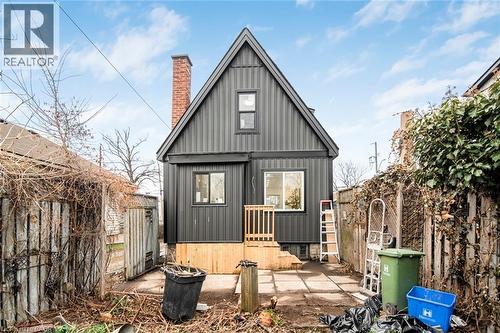 7 Stapleton Avenue, Hamilton, ON - Outdoor