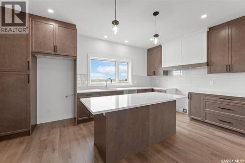 429 Eldorado Street, Warman, SK - Indoor Photo Showing Kitchen With Upgraded Kitchen