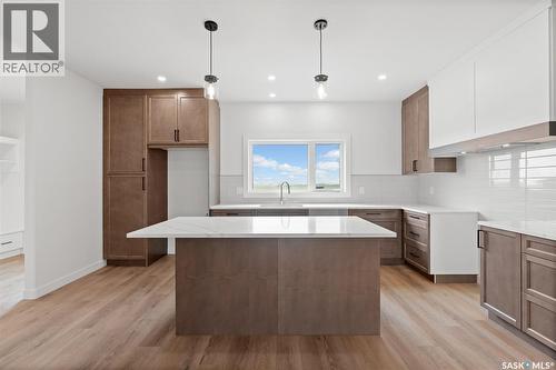 429 Eldorado Street, Warman, SK - Indoor Photo Showing Kitchen With Upgraded Kitchen