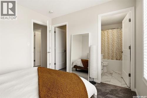 3218 Chuka Boulevard, Regina, SK - Indoor Photo Showing Bedroom