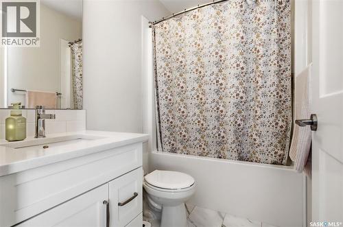 3218 Chuka Boulevard, Regina, SK - Indoor Photo Showing Bathroom
