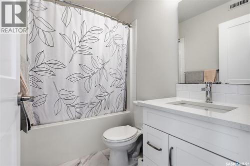 3218 Chuka Boulevard, Regina, SK - Indoor Photo Showing Bathroom