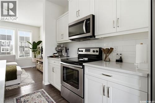 3218 Chuka Boulevard, Regina, SK - Indoor Photo Showing Kitchen
