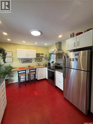 436 6Th Street E, Saskatoon, SK - Indoor Photo Showing Kitchen With Stainless Steel Kitchen