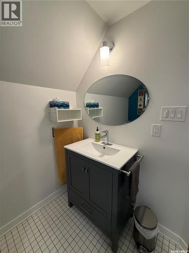 436 6Th Street E, Saskatoon, SK - Indoor Photo Showing Bathroom