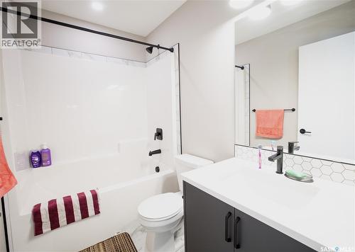 3060 Dumont Way, Regina, SK - Indoor Photo Showing Bathroom