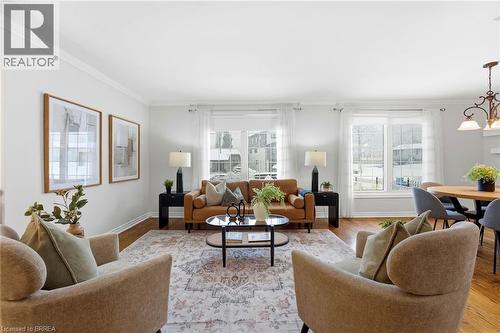 197 Hanover Place, Hamilton, ON - Indoor Photo Showing Living Room