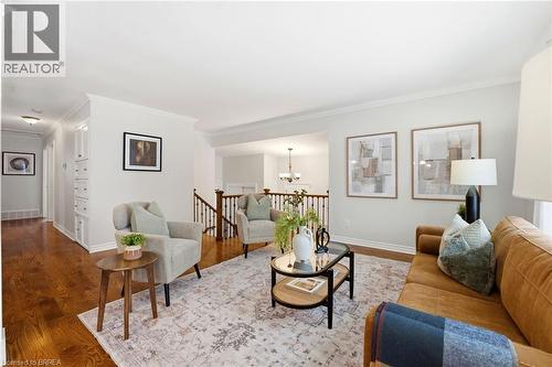 197 Hanover Place, Hamilton, ON - Indoor Photo Showing Living Room