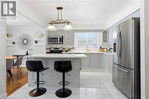 197 Hanover Place, Hamilton, ON - Indoor Photo Showing Kitchen With Upgraded Kitchen