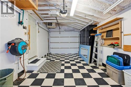 197 Hanover Place, Hamilton, ON - Indoor Photo Showing Garage