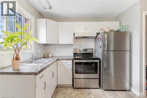 25 Upper Canada Drive Unit# 23, Kitchener, ON - Indoor Photo Showing Kitchen With Double Sink