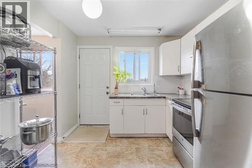 25 Upper Canada Drive Unit# 23, Kitchener, ON - Indoor Photo Showing Kitchen With Double Sink