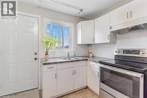 25 Upper Canada Drive Unit# 23, Kitchener, ON - Indoor Photo Showing Kitchen With Double Sink