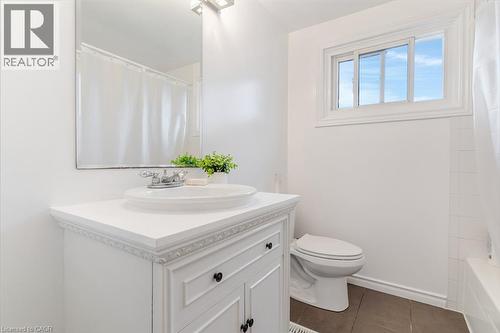 25 Upper Canada Drive Unit# 23, Kitchener, ON - Indoor Photo Showing Bathroom
