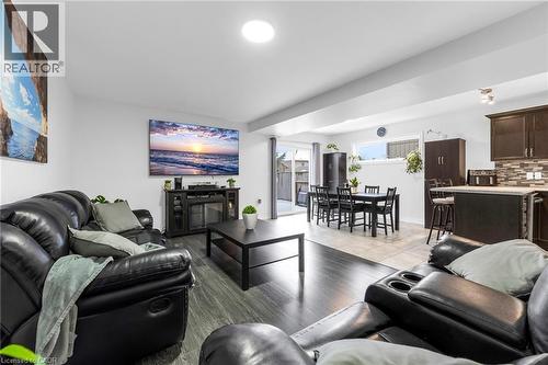 Living room with light wood-type flooring - 160 Wallace Avenue S, Welland, ON - Indoor Photo Showing Living Room