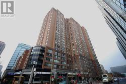 620 - 633 BAY STREET Toronto, ON M5G 2G4
