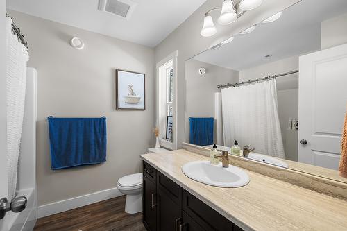 8529 Hwy 95A, Kimberley, BC - Indoor Photo Showing Bathroom