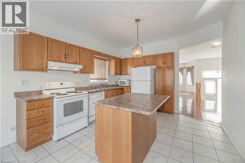 802 Coldstream Drive, Oshawa, ON - Indoor Photo Showing Kitchen