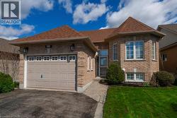 802 COLDSTREAM Drive Oshawa, ON L1K 2Z3
