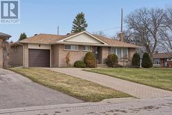 442 CUNNINGHAM AVENUE Oshawa (Mclaughlin), ON L1J 3C2