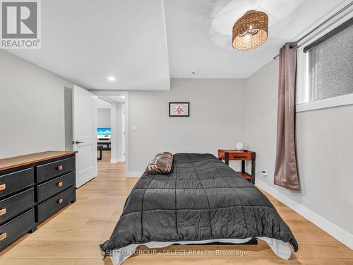 2222 Linkway Boulevard, London South (South A), ON - Indoor Photo Showing Bedroom