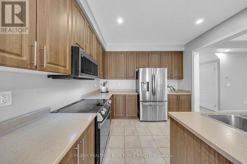 1231 Graham Clapp Avenue, Oshawa, ON - Indoor Photo Showing Kitchen
