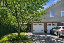 2202 MARGOT STREET Oakville, ON L6H 3M1