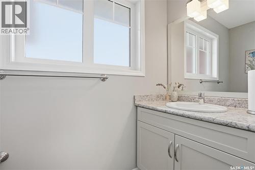 223 Eaton Crescent, Saskatoon, SK - Indoor Photo Showing Bathroom