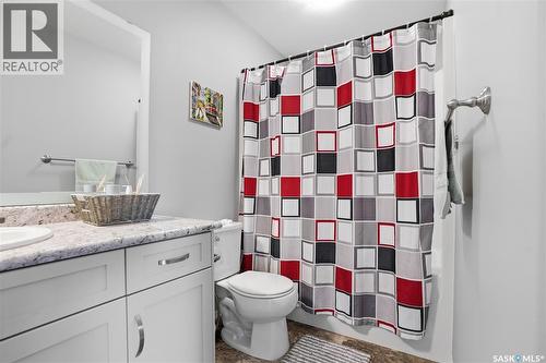 223 Eaton Crescent, Saskatoon, SK - Indoor Photo Showing Bathroom