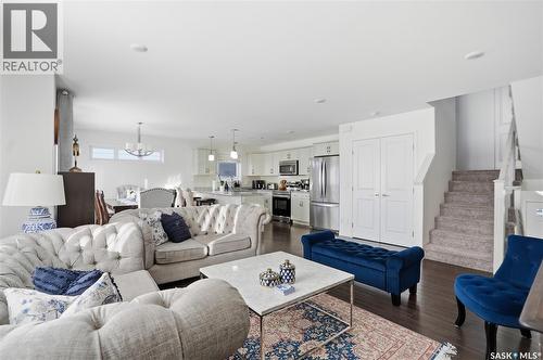 223 Eaton Crescent, Saskatoon, SK - Indoor Photo Showing Living Room