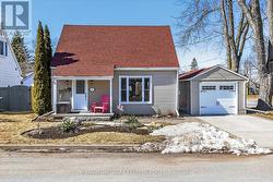 17 MARGARET AVENUE Kawartha Lakes (Lindsay), ON K9V 4E4