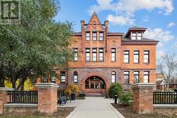 110 - 200 STINSON STREET  Hamilton, ON L8N 4J5