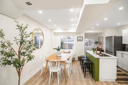 7 Stapleton Avenue, Hamilton, ON - Indoor Photo Showing Dining Room