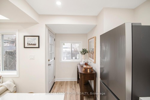 7 Stapleton Avenue, Hamilton, ON - Indoor
