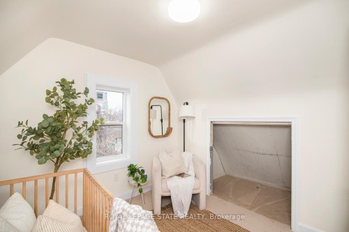 7 Stapleton Avenue, Hamilton, ON - Indoor Photo Showing Other Room