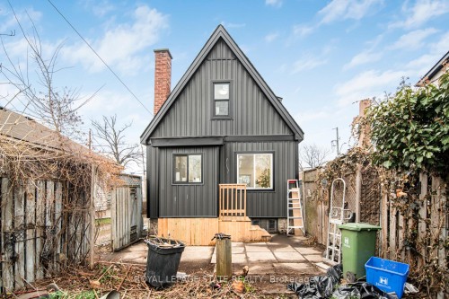 7 Stapleton Avenue, Hamilton, ON - Outdoor