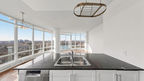2205-15 Windermere Avenue, Toronto, ON - Indoor Photo Showing Kitchen With Double Sink