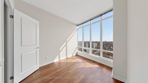 2205-15 Windermere Avenue, Toronto, ON - Indoor Photo Showing Other Room