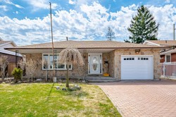 39 Darlington Drive  Hamilton, ON L9C 2L8